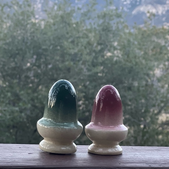 VINTAGE Mushroom ceramic salt n pepper shakers - Picture 3 of 6